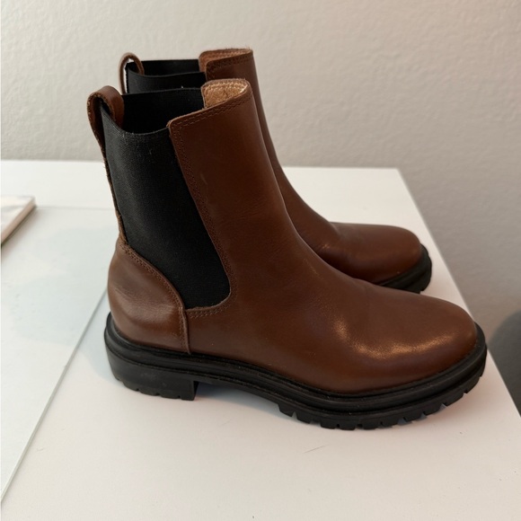 Madewell Shoes - Madewell Brown Leather Chelsea Ankle Boots with Black Elastic
